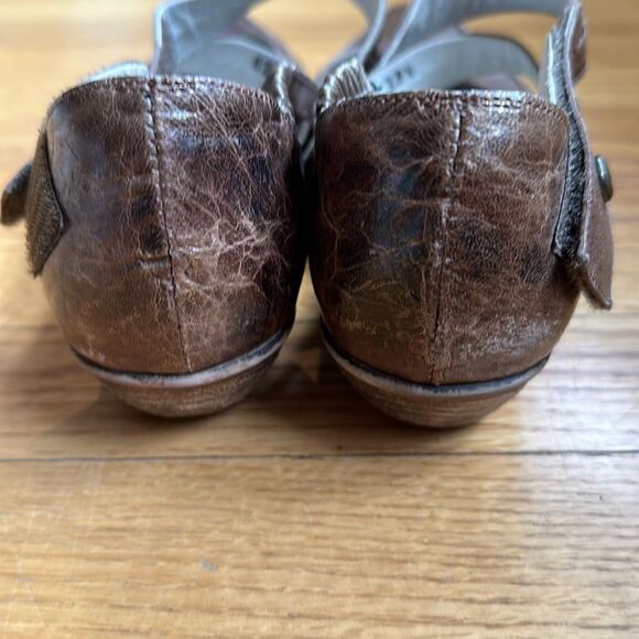 Fidji sz EU 39.5 or US brown leather pointed toe sandals Velcro strap good cond - Picture 5 of 9